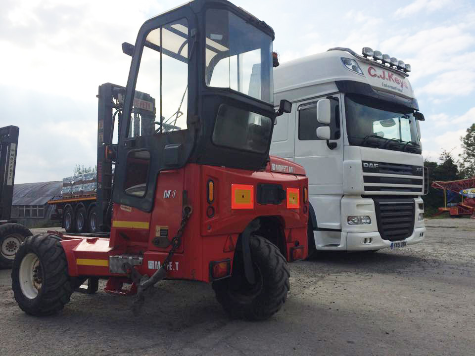 Moffett Mounty Forklift